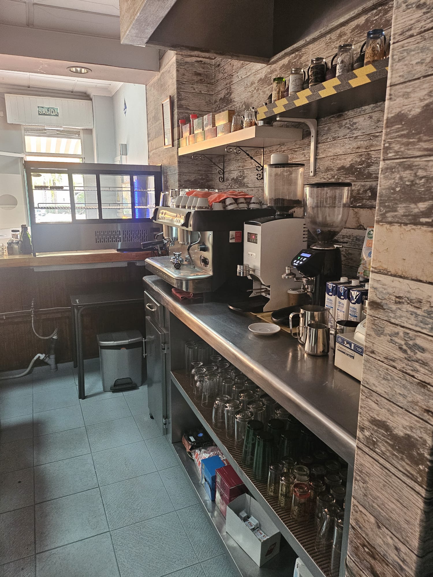 Cafeteria / Churrería with Sunny Terrace – Excellent Opportunity in a Growing Area — 5