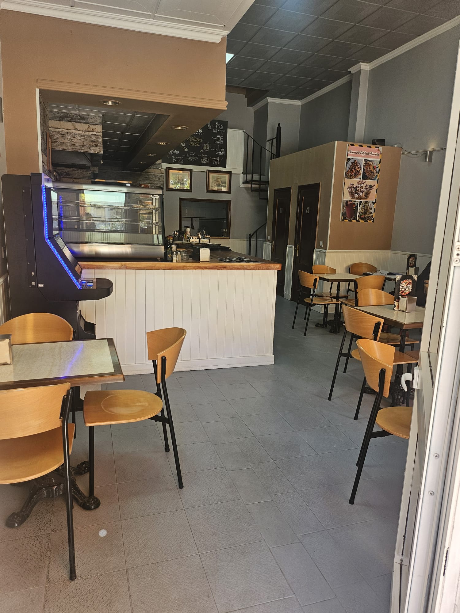 Cafeteria / Churrería with Sunny Terrace – Excellent Opportunity in a Growing Area — 9