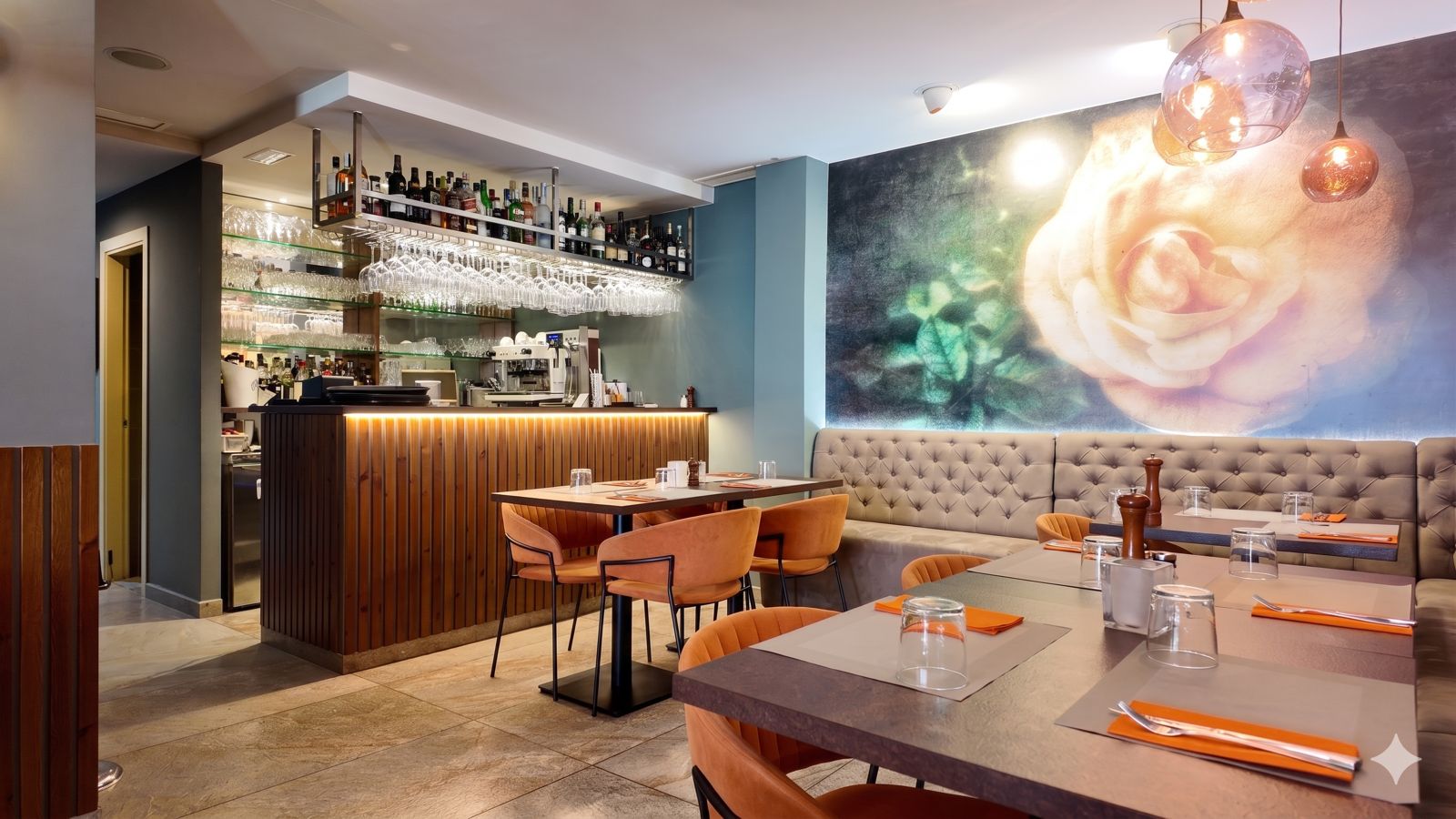 Exclusive Restaurant in the harbour from La Duquesa — 7