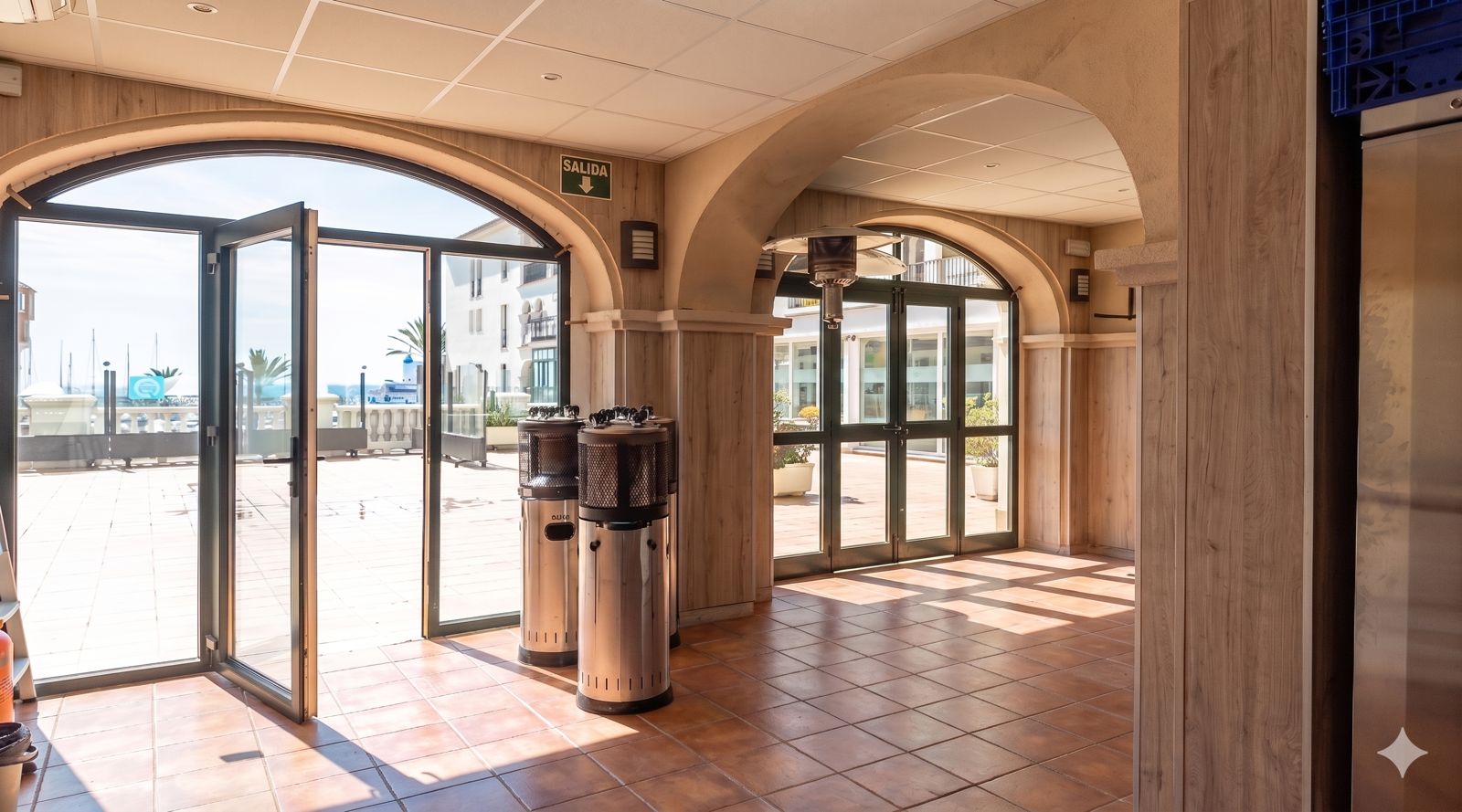 Exclusive Restaurant in the harbour from La Duquesa — 8