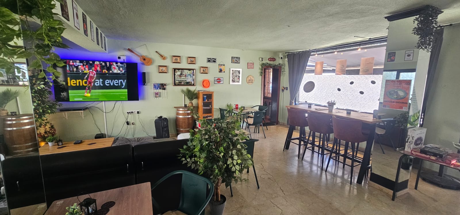 Prime Bar with Music License in La Carihuela – Turnkey Opportunity — 3