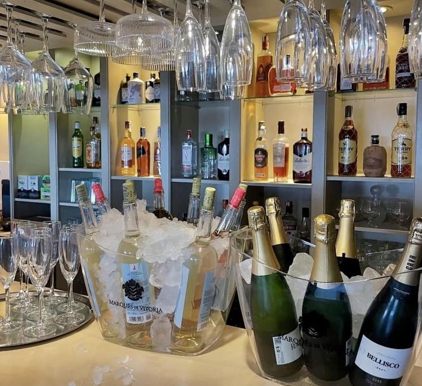 Lounge Bar Restaurant Estepona — 3