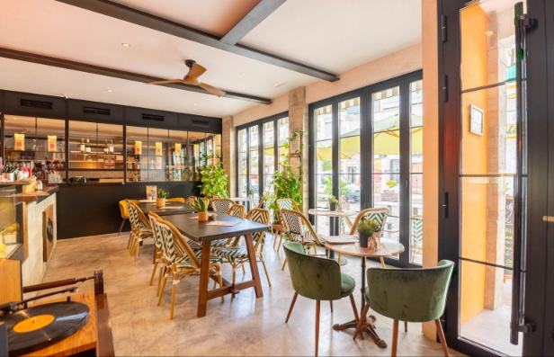 Distinctive hospitality property with development potential – Benahavís — 5